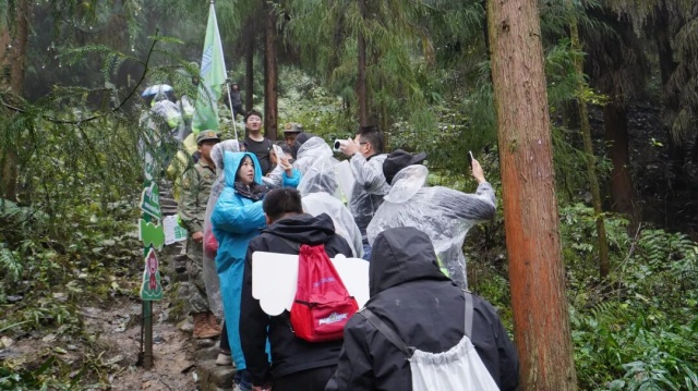 吉隆达集团28周年庆团建活动四川爱隆动态