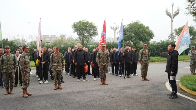 吉隆达集团28周年庆团建活动四川爱隆动态