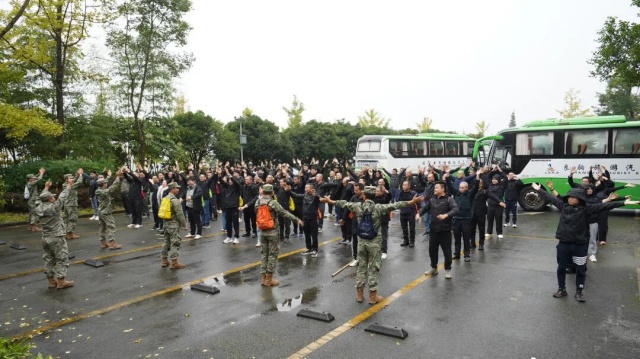 吉隆达集团28周年庆团建活动四川爱隆动态