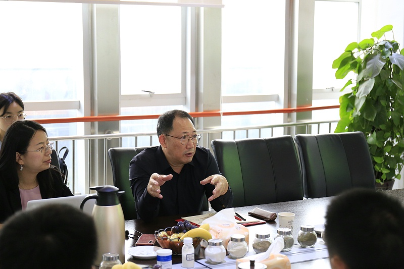 爱隆网络营销大会上单仁博士发言